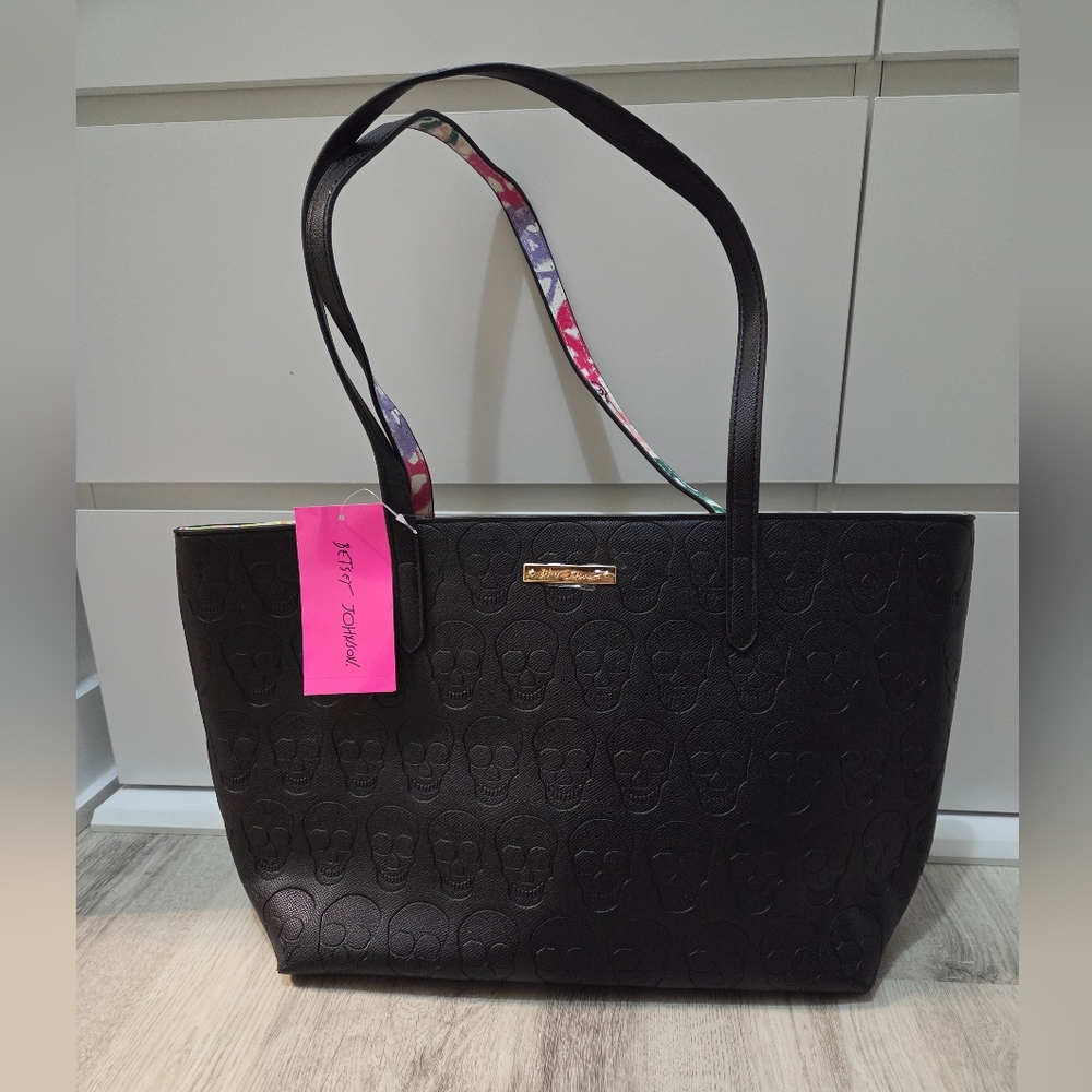 NWT Betsey Johnson Skull Tote w/ Wallet - Picture 2 of 5
